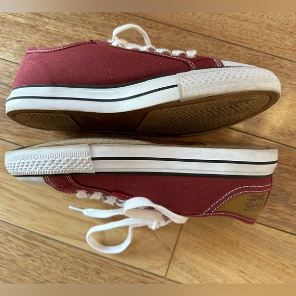 Levi’s comfort burgundy low top sneakers in very good condition - Picture 4 of 8